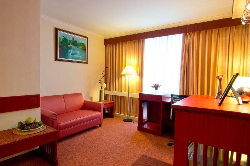 Manhattan Hotel Bangkok Eksteriør billede
